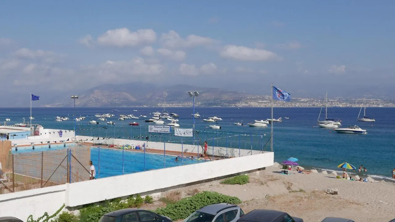 Three Rooms Messina Guest house