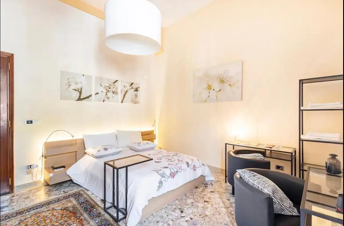 Three Rooms Messina 0*,  Italy