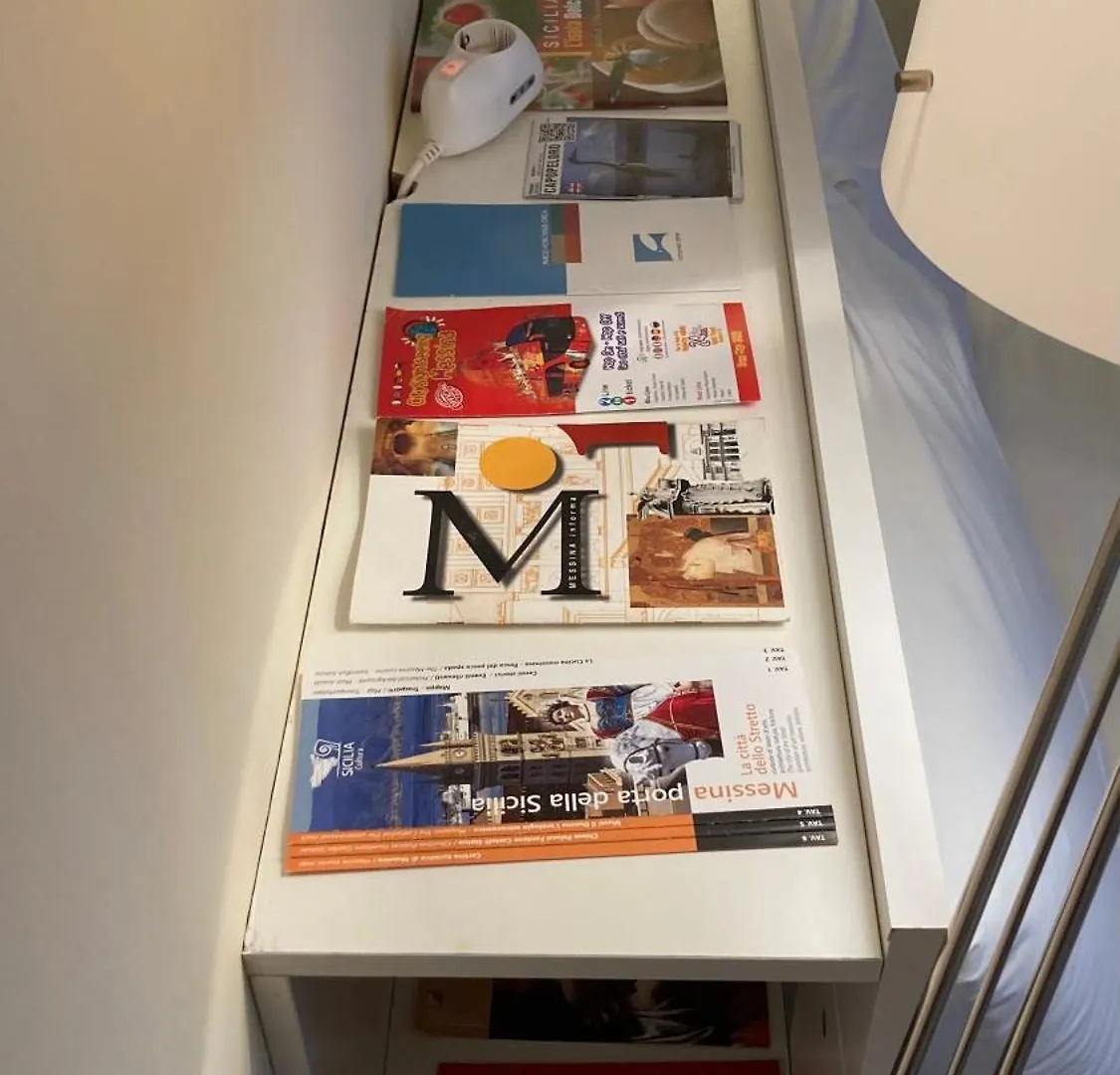 Three Rooms Messina Guest house