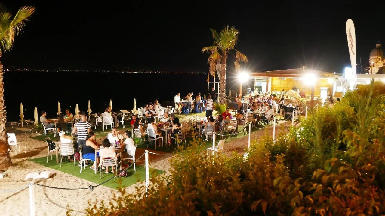 Three Rooms Messina Guest house